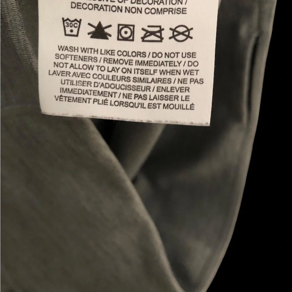 Nike Dri-Fit Gray‎ 7” Bike Shorts Size Small